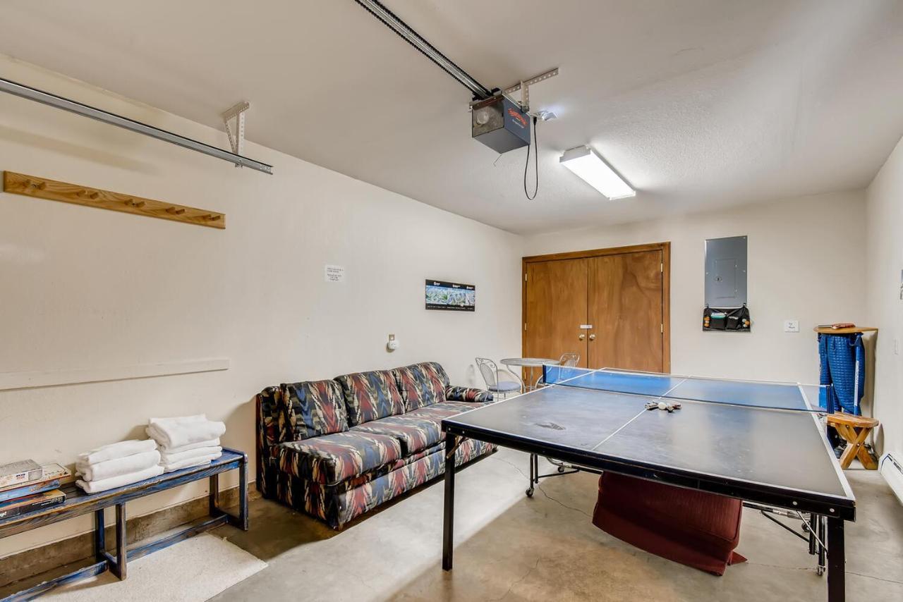 Pinecreek #F - 3 Bedroom - Close To Town - Shuttle To Slopes - Pool And Hot Tub Access เบรกเคนริดจ์ ภายนอก รูปภาพ